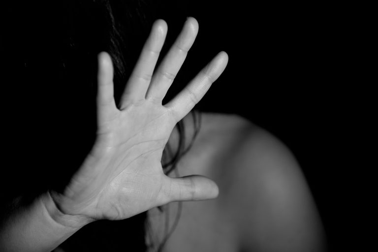 אלימות מינית במשפחה